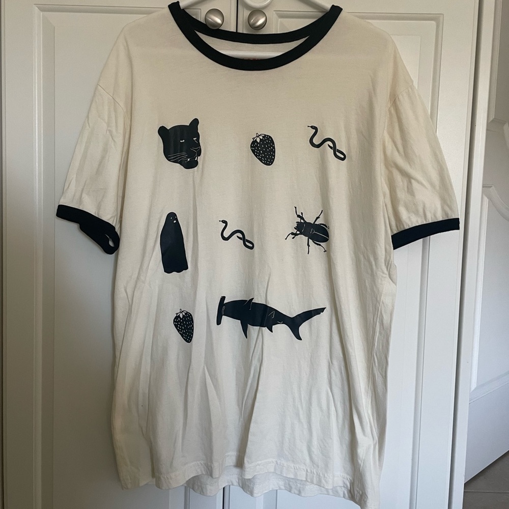 Lorien Stern Ring Crew Neck Tee